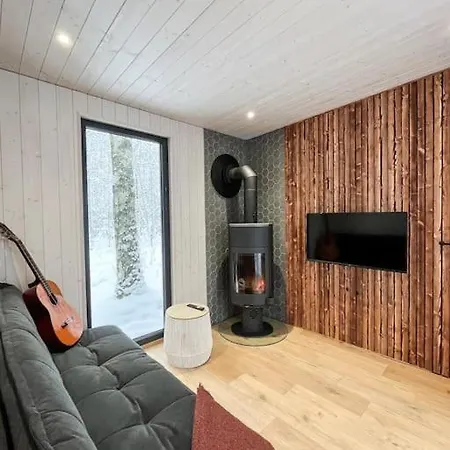 Metsavaatega Majake Paernu Piiril * Paikuse