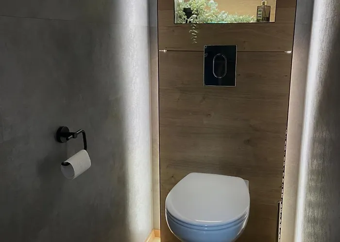 別荘 Metsavaatega Majake Paernu Piiril